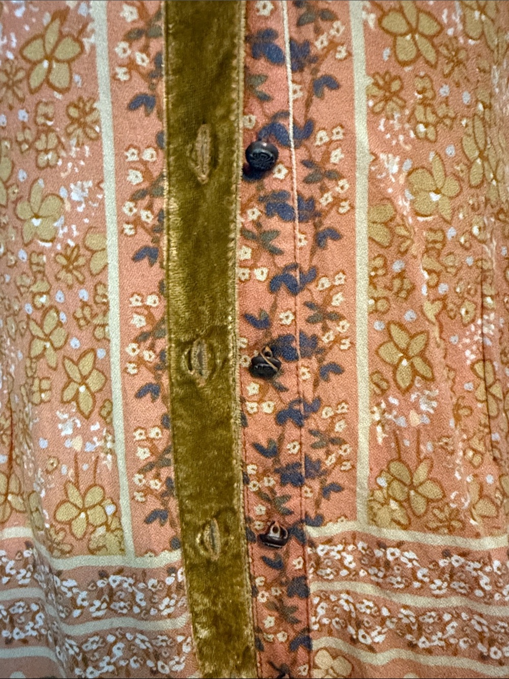Floral Button-Front Tunic in Rust and Olive - Picture 4 of 7